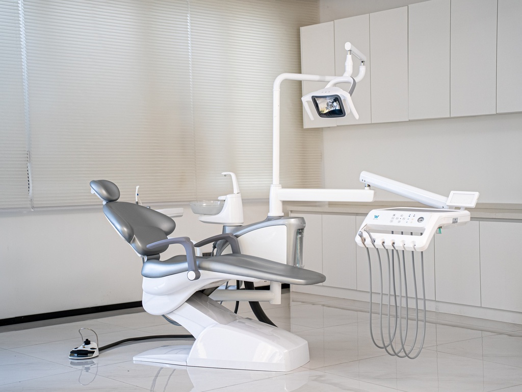 Sillón Dental QL2028I con taburete Fengdan